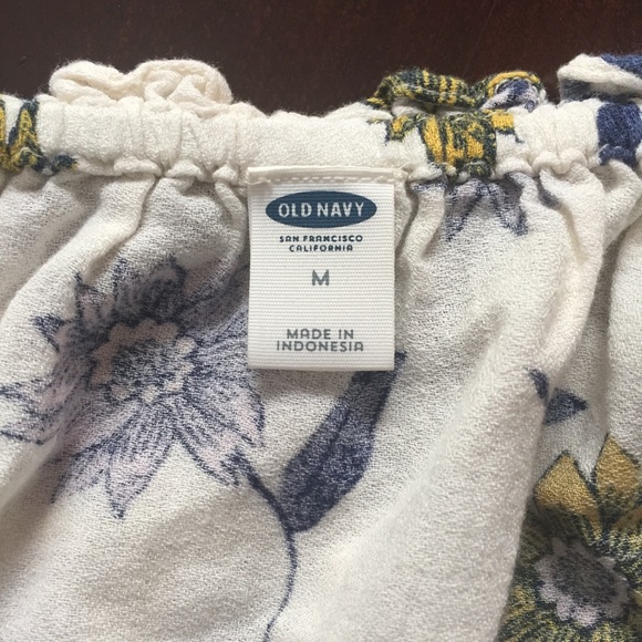 Old Navy short sleeved blouse - Picture 6 of 7